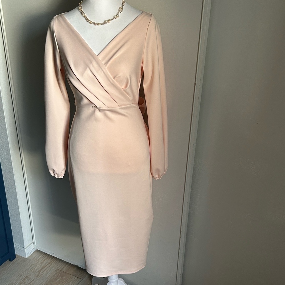 Blume London Boutique Sophisticated Surplice V-Neckline Midi Blush Dress - Picture 11 of 11